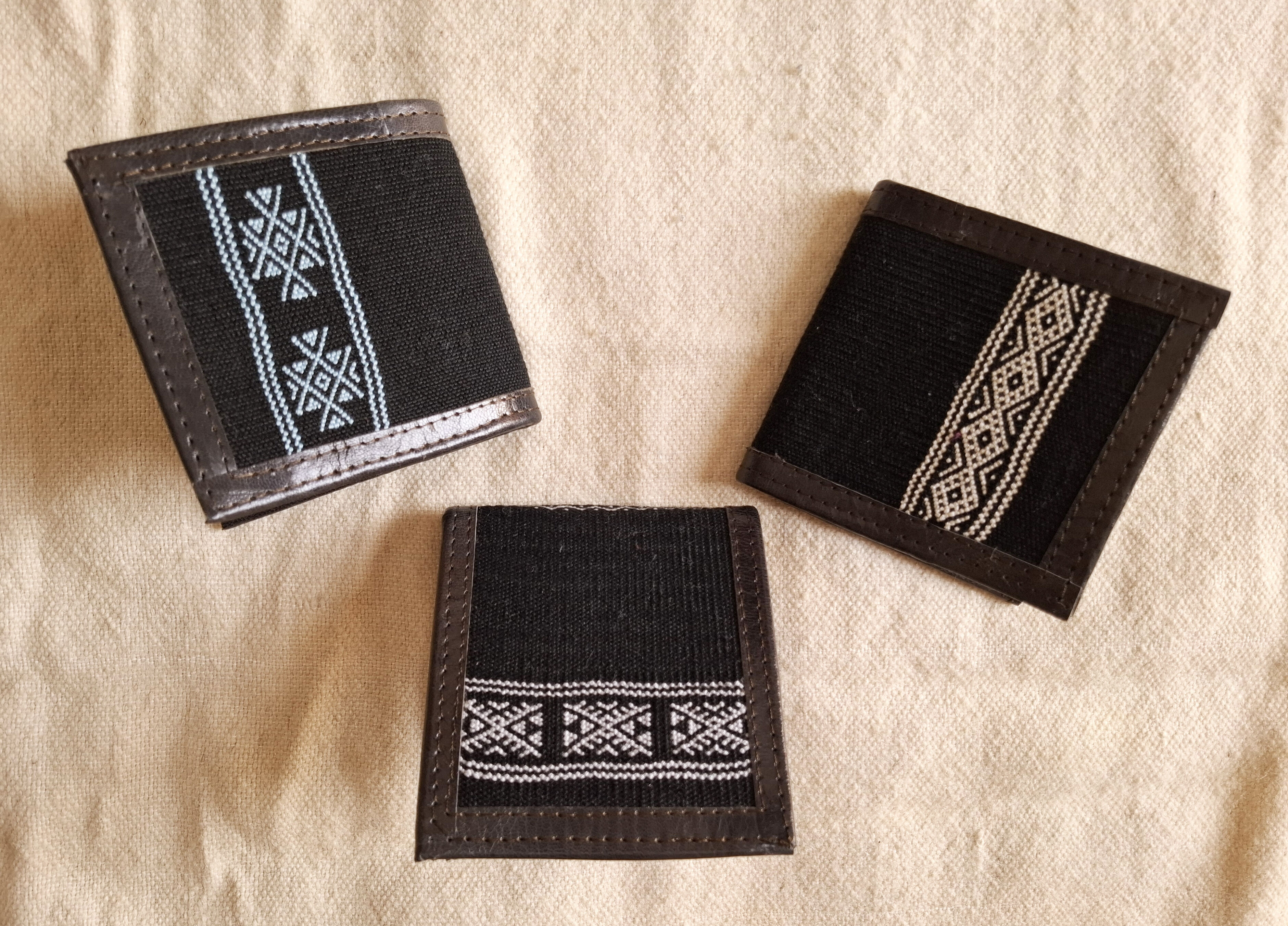 Embroidered wallet (10x10cm)